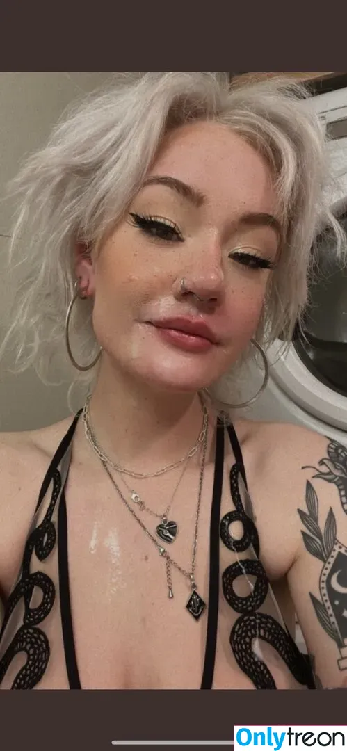 Xxsadspice nude photo #0005 (sarahsimkins)