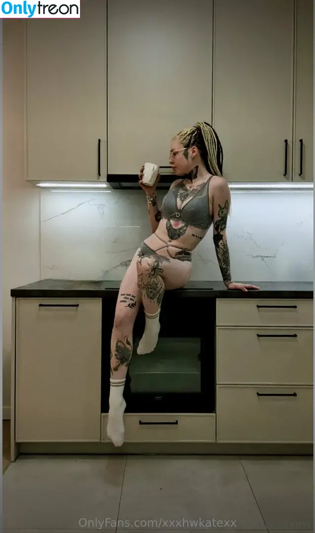 xxxhwkatexx nude photo #0008 (xxxhwkatexx)
