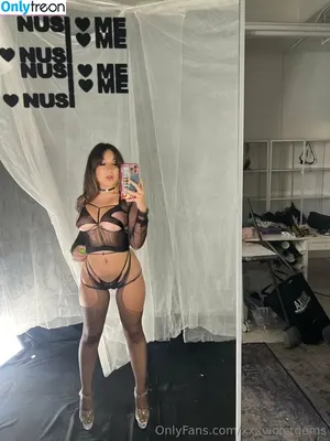 xxxvioletgems / violet__gem nude photo #0008