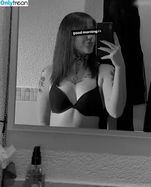 y0urd3vil_666 / yougotcarried nude photo #0012