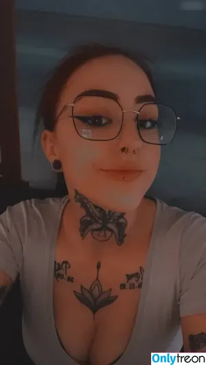 y0urd3vil_666 / yougotcarried nude photo #0028