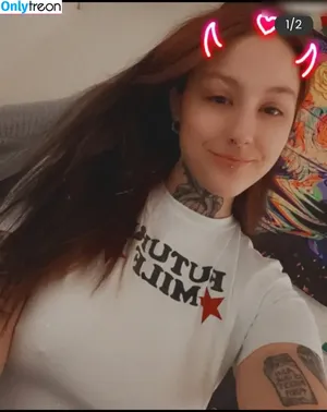 y0urd3vil_666 / yougotcarried nude photo #0073