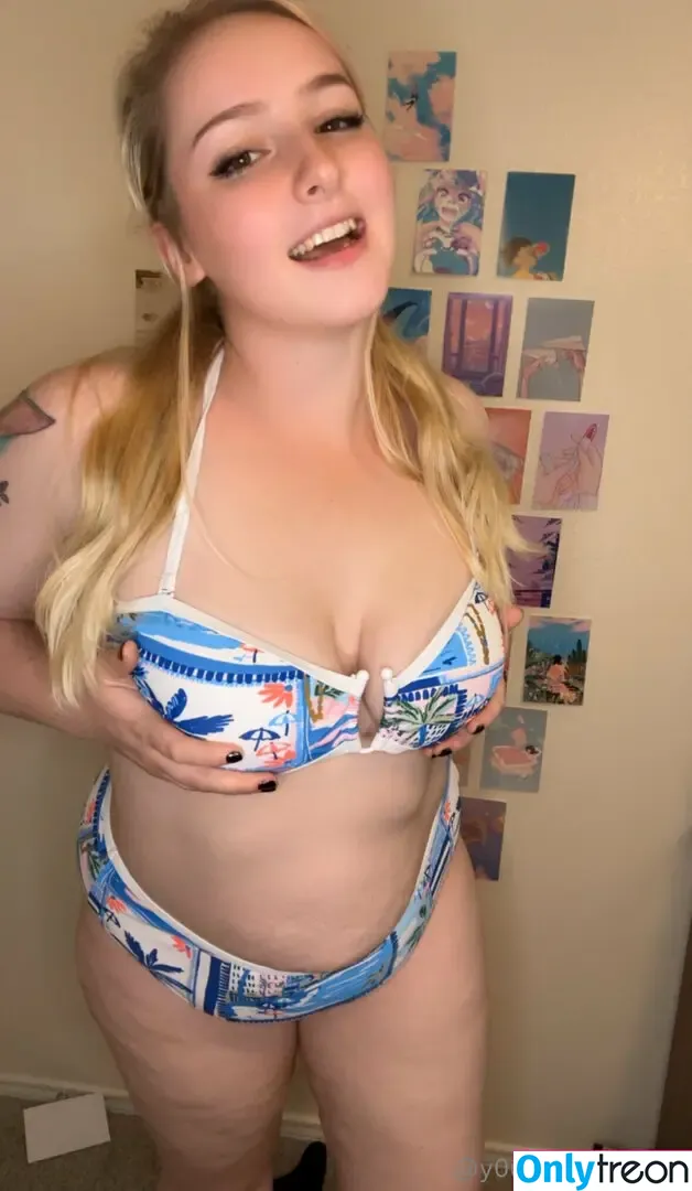 y0urnerdywh0re nude photo #0051 (_adrireyes__)