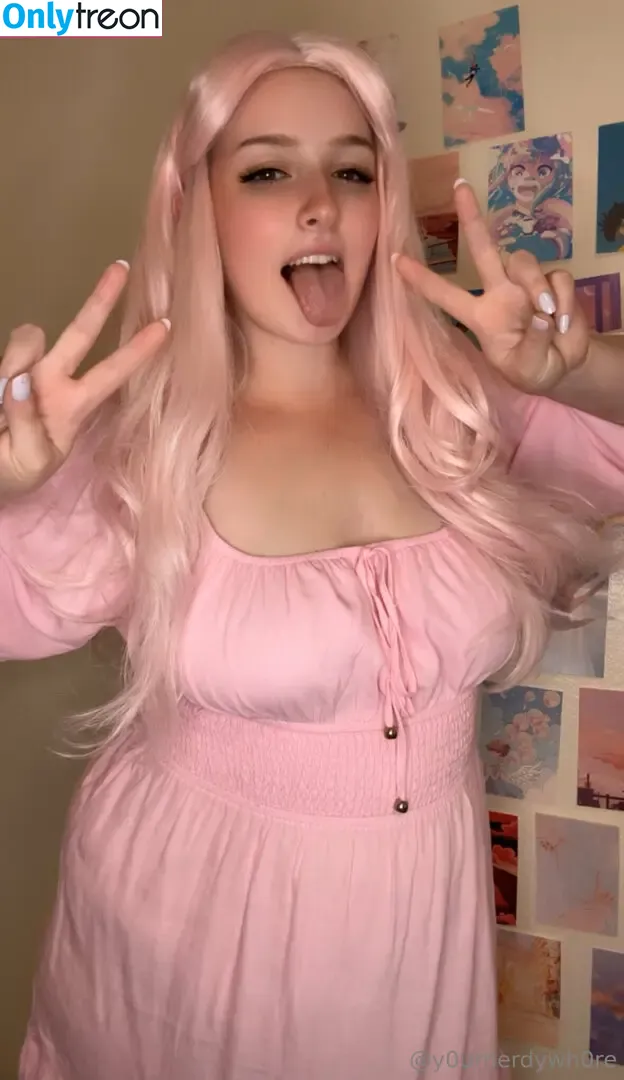 y0urnerdywh0re nude photo #0054 (_adrireyes__)