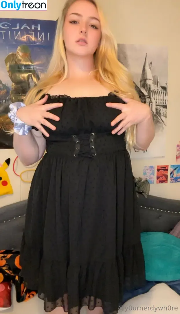 y0urnerdywh0re nude photo #0059 (_adrireyes__)