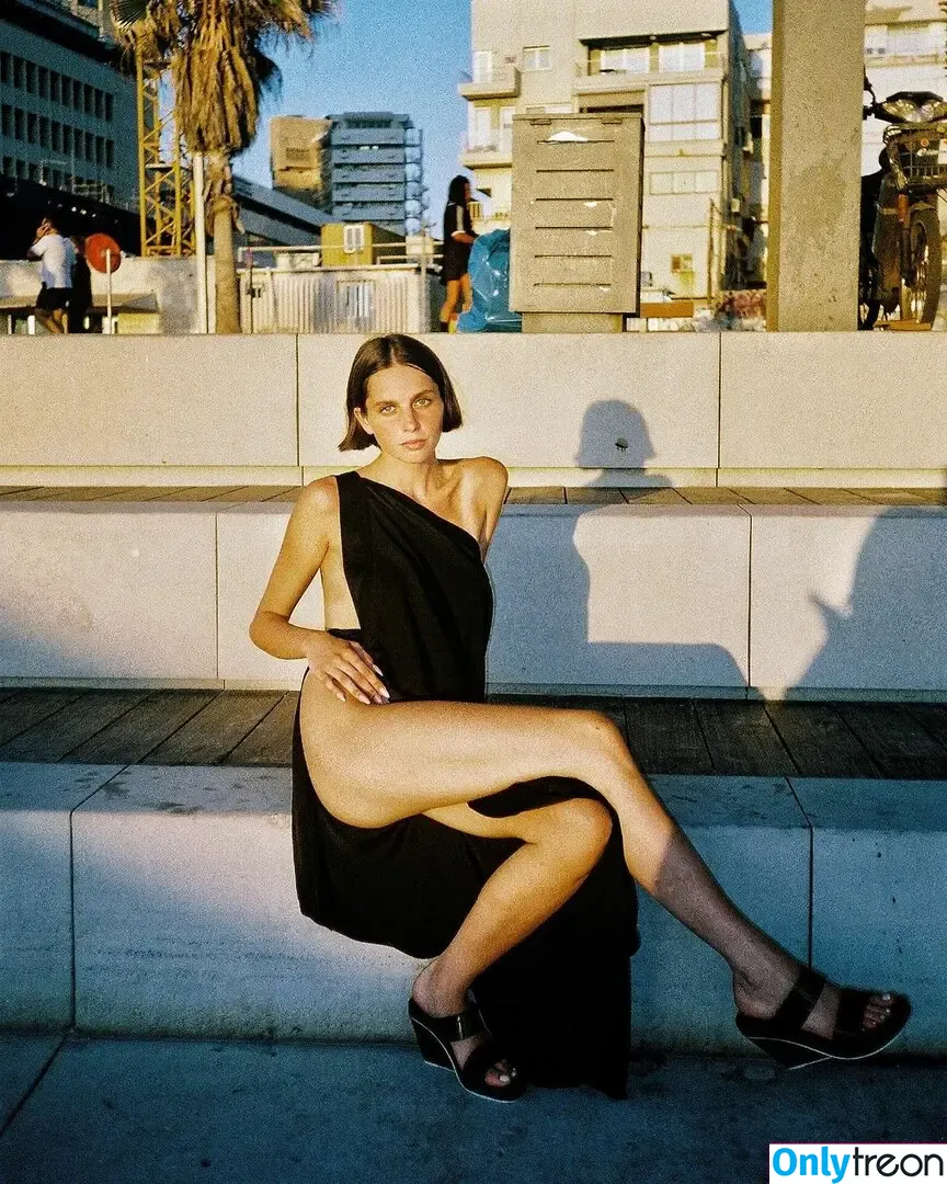 Yali Hoizzner голая photo #0007 (official_yali / yalihoizzner)