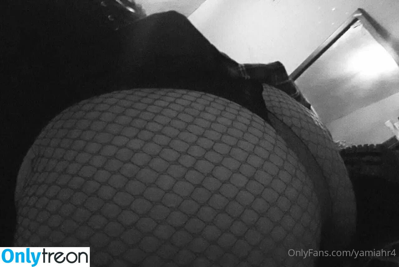 yamiahr4 nude photo #0064 (alesxdisdafxith20)