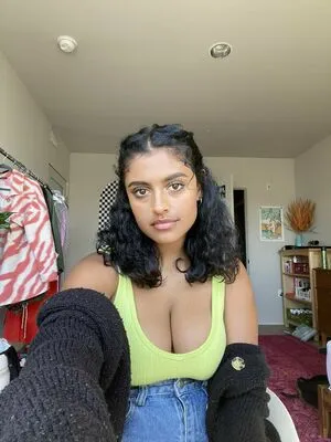 Yamini Nambimadom / yaminidoescomedy / yamininosebest nude photo #0001
