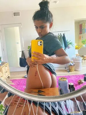 Yamini Nambimadom / yaminidoescomedy / yamininosebest nude photo #0004