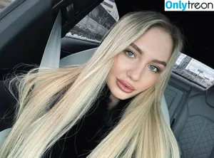 Yana Kohan / graceloran_ / yannessaa nude photo #0005