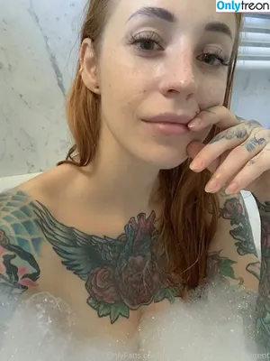 Yana Sinner / Yanasinner nude photo #0001