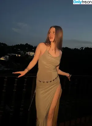 Yanaclare nude photo #0002