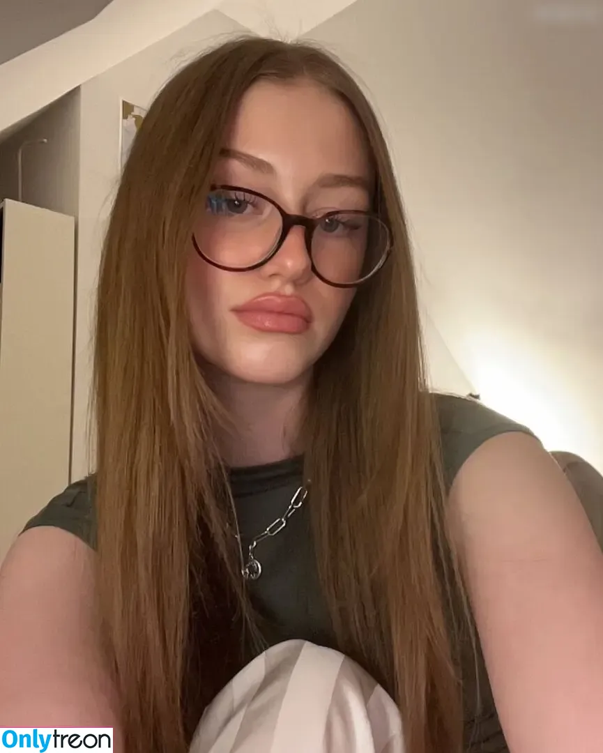 Yanaclare nude photo #0019 (Yanaclare)