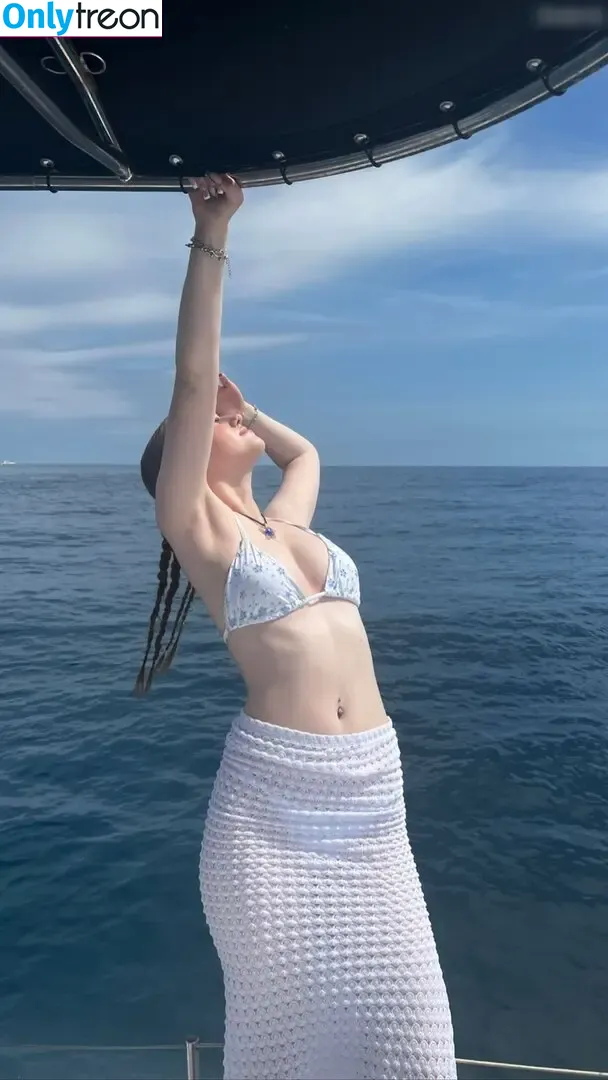 Yanaclare nude photo #0022 (Yanaclare)
