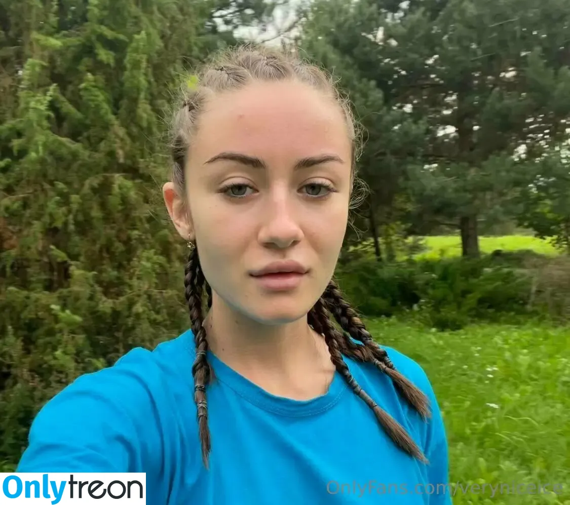 yanasugarr голая photo #0065 (yanasugarr)