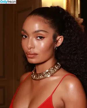 Yara Shahidi / yarashahidi nude photo #0015
