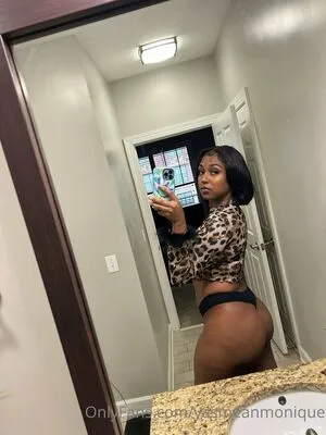 yasmeanmonique / yasmeanmoniquee nude photo #0032