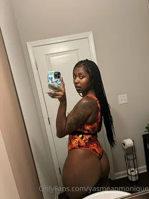 yasmeanmonique / yasmeanmoniquee nude photo #0037