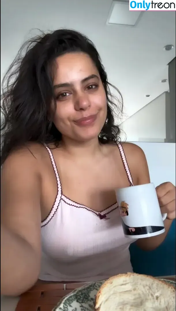 Yasmin Ali Yassine nude photo #0132 (Venus Podcast / yasyassine)
