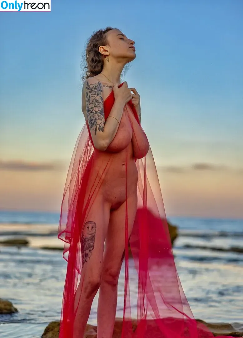 Yasmin_avrahami nude photo #0348 (AvrahamiYasmin / photoart_il / tsyasmin)