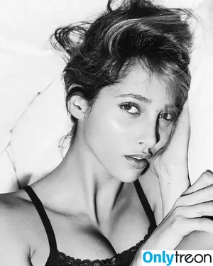 Yasmin Wijnaldum / yasminwijnaldum nude photo #0007