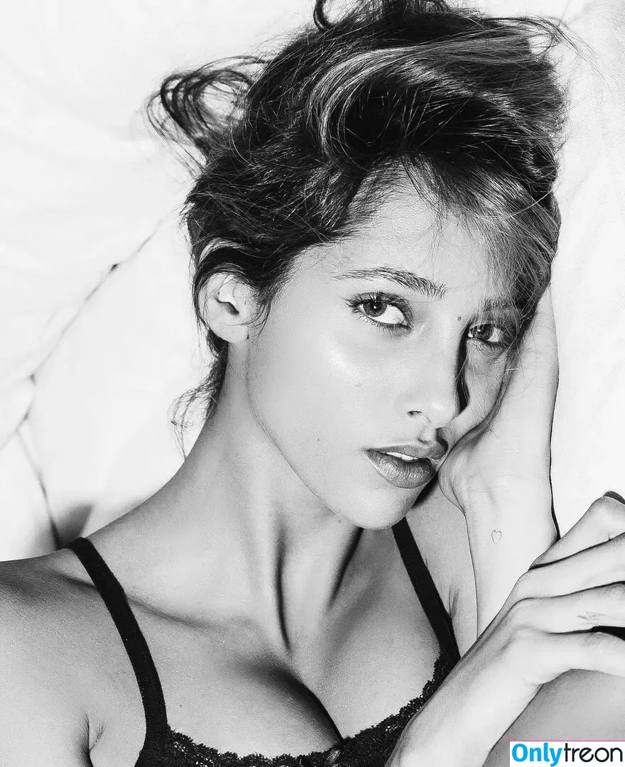 Yasmin Wijnaldum nude photo #0016 (yasminwijnaldum)