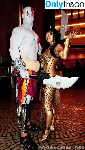 Yaya Han / yayahan nude photo #0195
