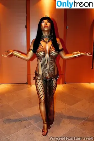 Yaya Han / yayahan nude photo #0212