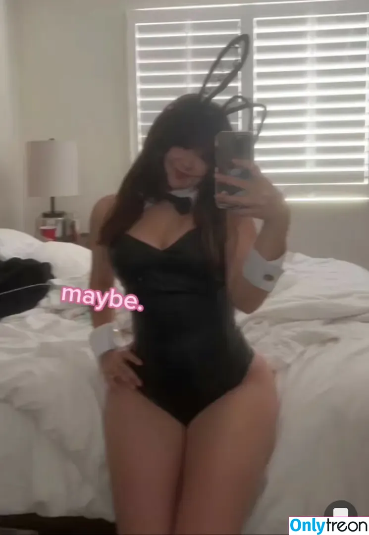 Yecamille nude photo #0008 (camilleettv)