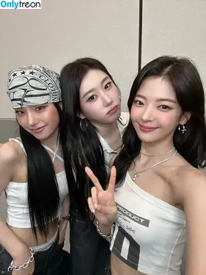 Yeji / Hwang Ye-ji / ITZY (예지 / yezyizhere nude photo #0253