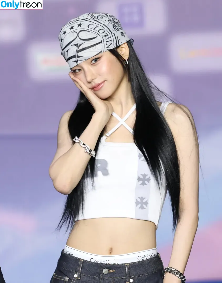 Yeji nude photo #0234 (Hwang Ye-ji / ITZY (예지 / yezyizhere)