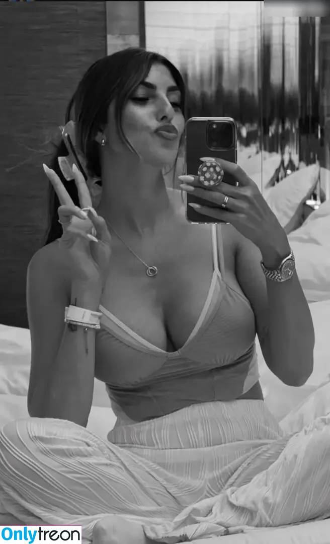 Yeliz Koc голая photo #0382 (_yelizkoc_ / yeliztrav)
