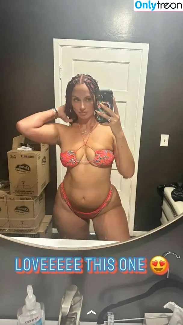 Yesjulz nude photo #0076 (Yesjulz)