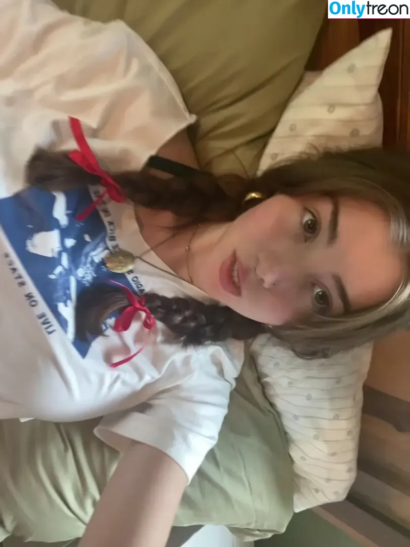 Ygwbt nude photo #0571 (Ygwbt)