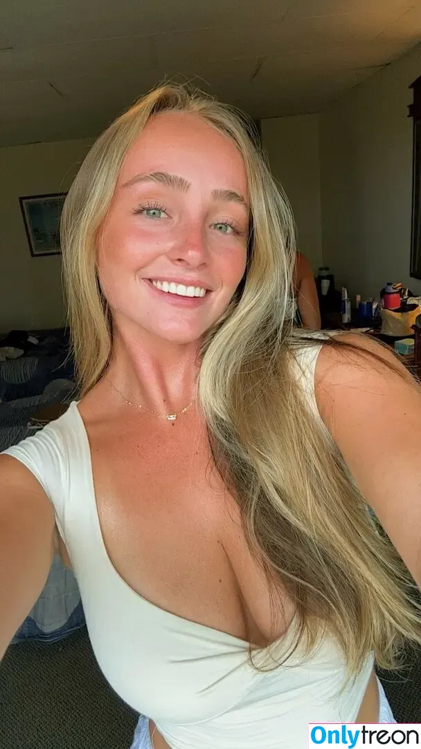 Ygwbt nude photo #1649 (Ygwbt)