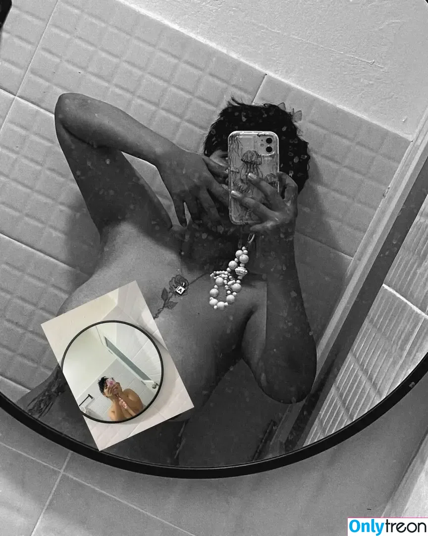 Ygwbt nude photo #1751 (Ygwbt)