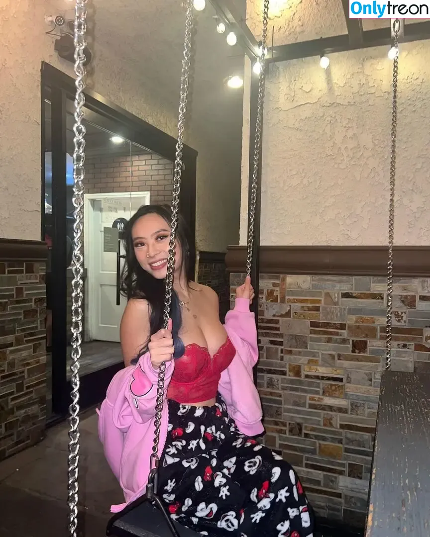 Ynori Nguyen nude photo #0010 (liluzinori / xoxoynori / ynori.nguyen)