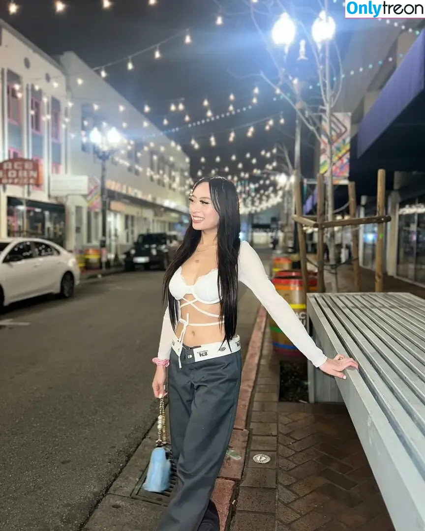 Ynori Nguyen nude photo #0016 (liluzinori / xoxoynori / ynori.nguyen)