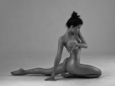 Yoana Nikolova / nikolova_y nude photo #0015