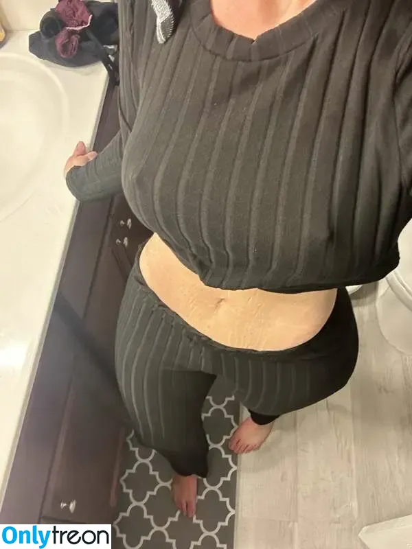 YogawithBeth голая photo #0005 (basherw81)