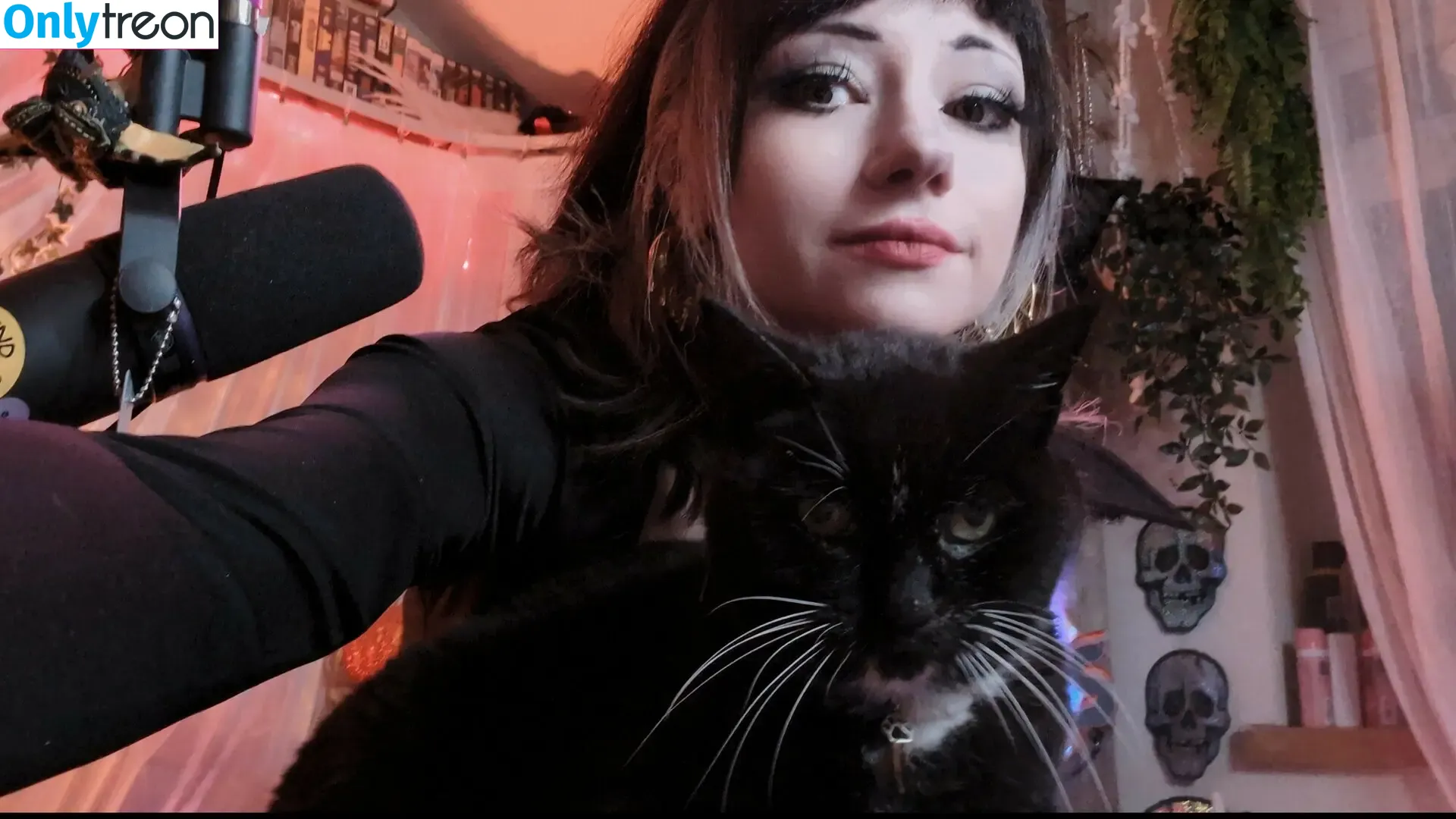 Yogscast Bouphe nude photo #0098 (bouphe / bouphemagic)
