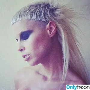 Yolandi Visser / dieantwoordd фото голая #0015