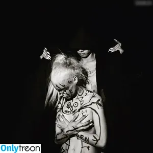 Yolandi Visser / dieantwoordd фото голая #0049