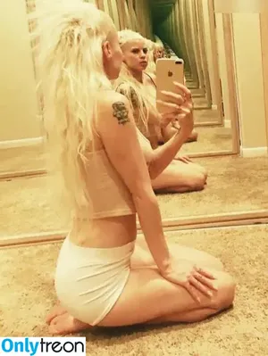 Yolandi Visser / dieantwoordd фото голая #0060