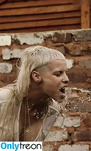 Yolandi Visser / dieantwoordd фото голая #0074