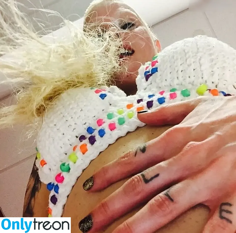 Yolandi Visser nude photo #0041 (dieantwoordd)