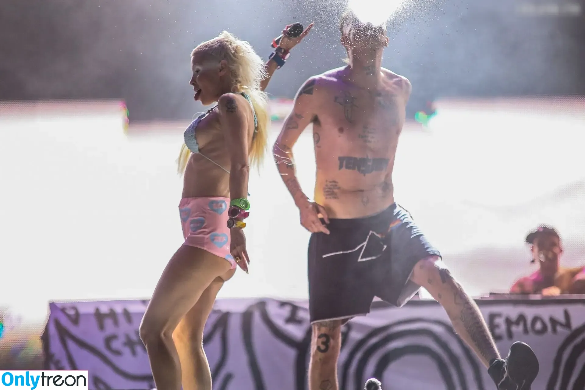 Yolandi Visser nude photo #0044 (dieantwoordd)