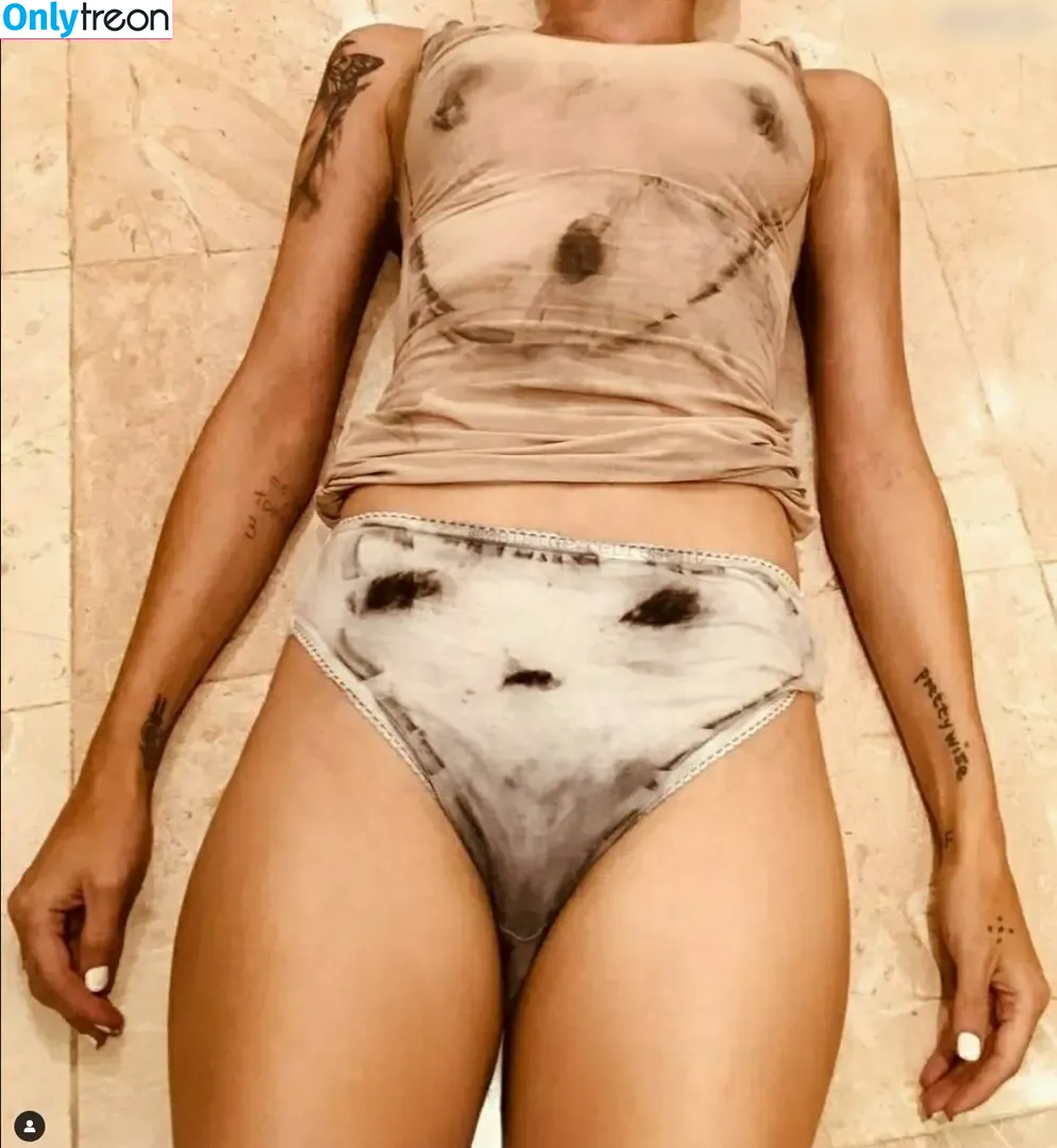 Yolandi Visser голая photo #0071 (dieantwoordd)