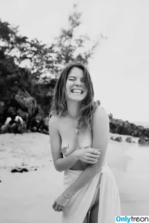  nude photo #0002