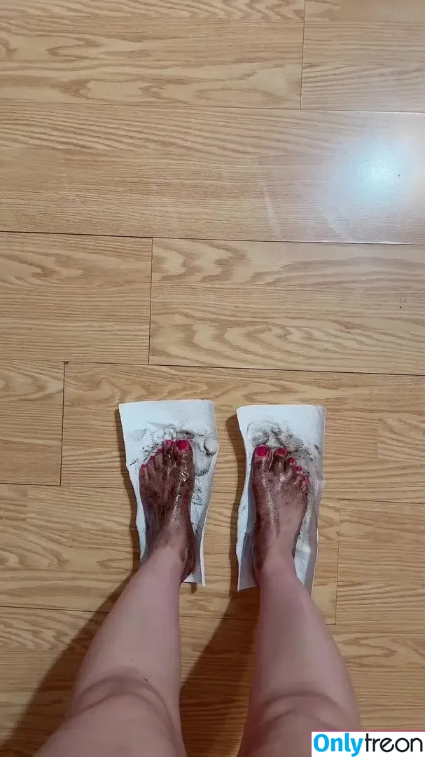 Yomfeet nude photo #0008 (Yomfeet)